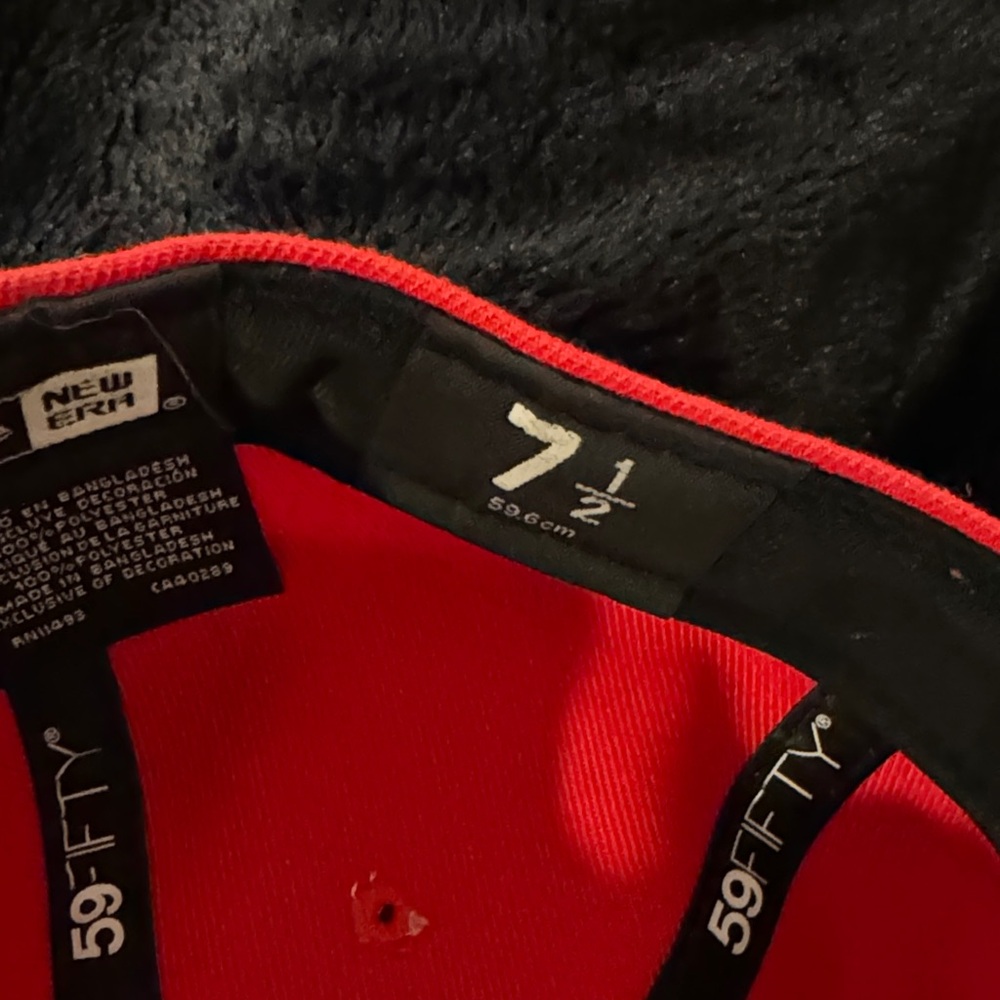 Chicago Red and Black Bulls fitted Cap size 7 1/2 - Picture 5 of 5